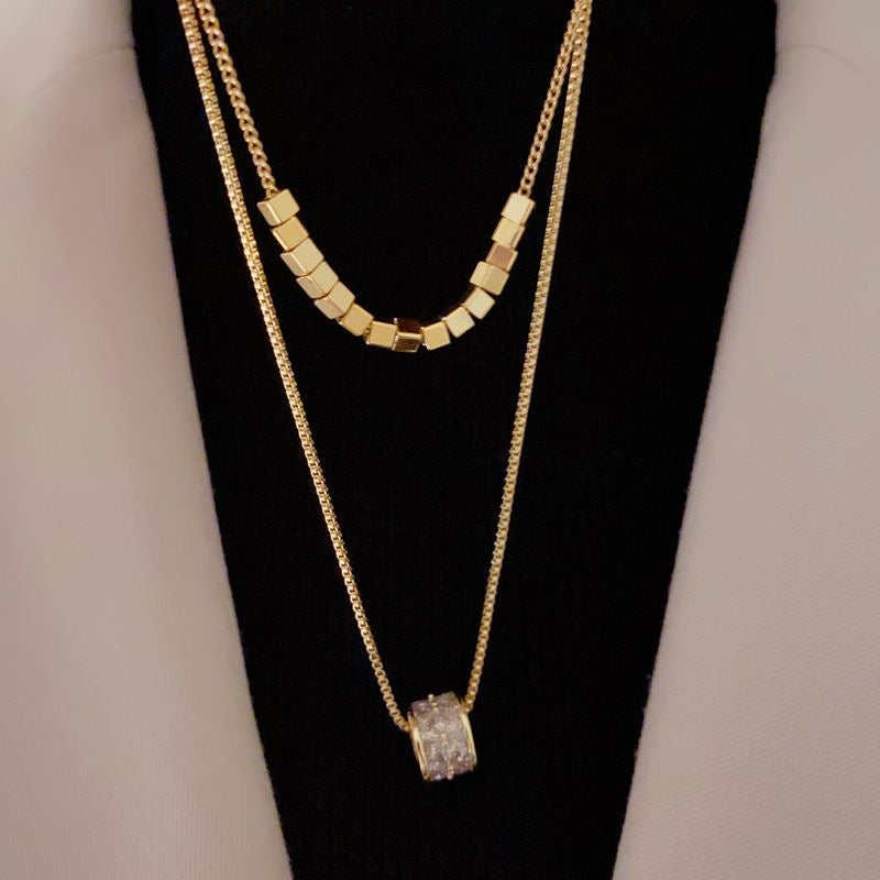 Double-Layer Gold Necklace｜双层叠戴方块弧链 × 镶钻圆柱吊坠项链